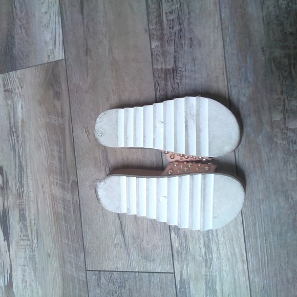 DAY-VINE.  Pink Wide Strap Studs Platform Slides Size 38 US 8 - Picture 3 of 6